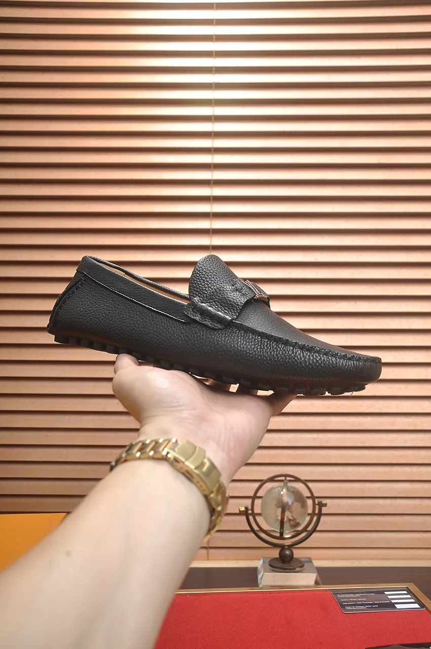 Men's men's shoes 💰420💶 [LV Doudou shoes] (water-dyed cowhide lining) new model is on the market, available on the official website. The new Doudou shoes are processed into single-color materials, and the uppers are made of imported horsehide leather. The body of the shoe is fully hemmed with mark thread, and is lined with imported original cowhide leather. The elegant shoe shape is super suitable for all-matching, and the size is 38-44.